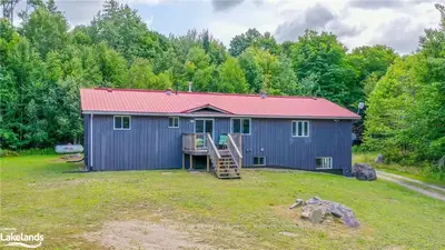 Detached in Perry