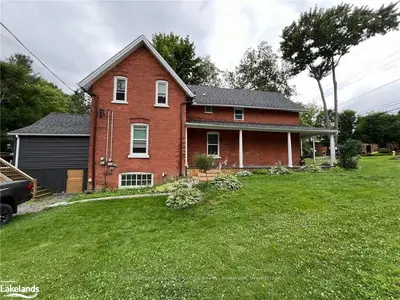 Detached in Bracebridge