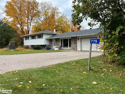 Detached in Gravenhurst