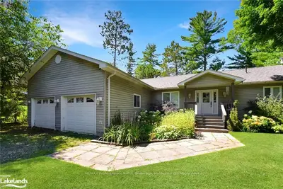 1049 Lofty Pines Lane, Minden Hills, On K0m 2k0