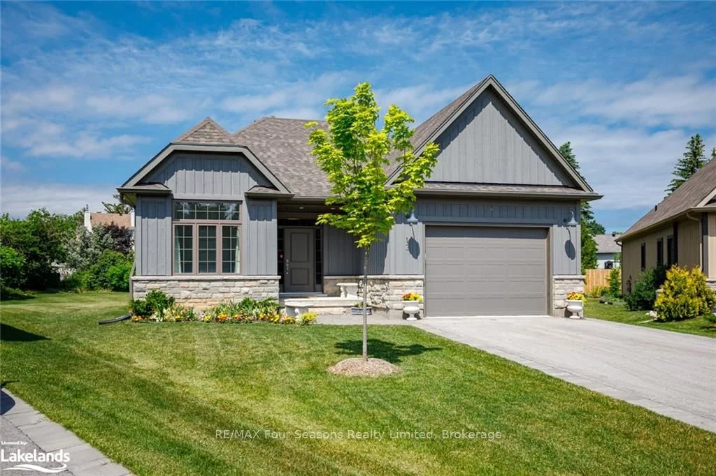 Detached in Blue Mountains