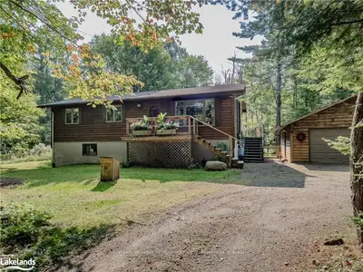 Detached in Bracebridge
