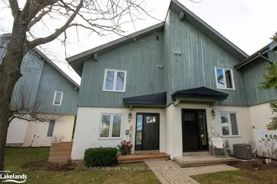 Condo Townhouse in Blue Mountains