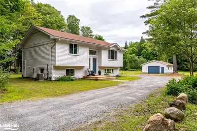 323 Lynx Lake Road, Huntsville, On P1h 2j3