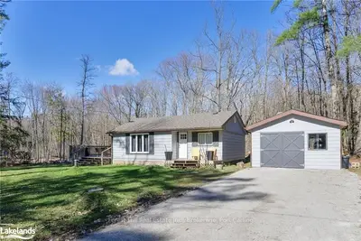 Detached in Gravenhurst