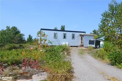 Detached in Parry Sound Remote Area