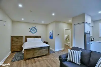 Condo Apartment in Meaford