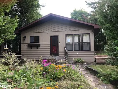 Detached in South Bruce Peninsula