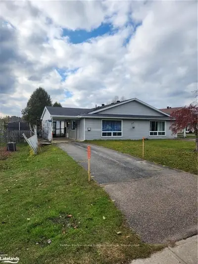 Semi-Detached in Bracebridge