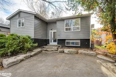 Detached in Gravenhurst