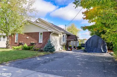 Detached in Bracebridge