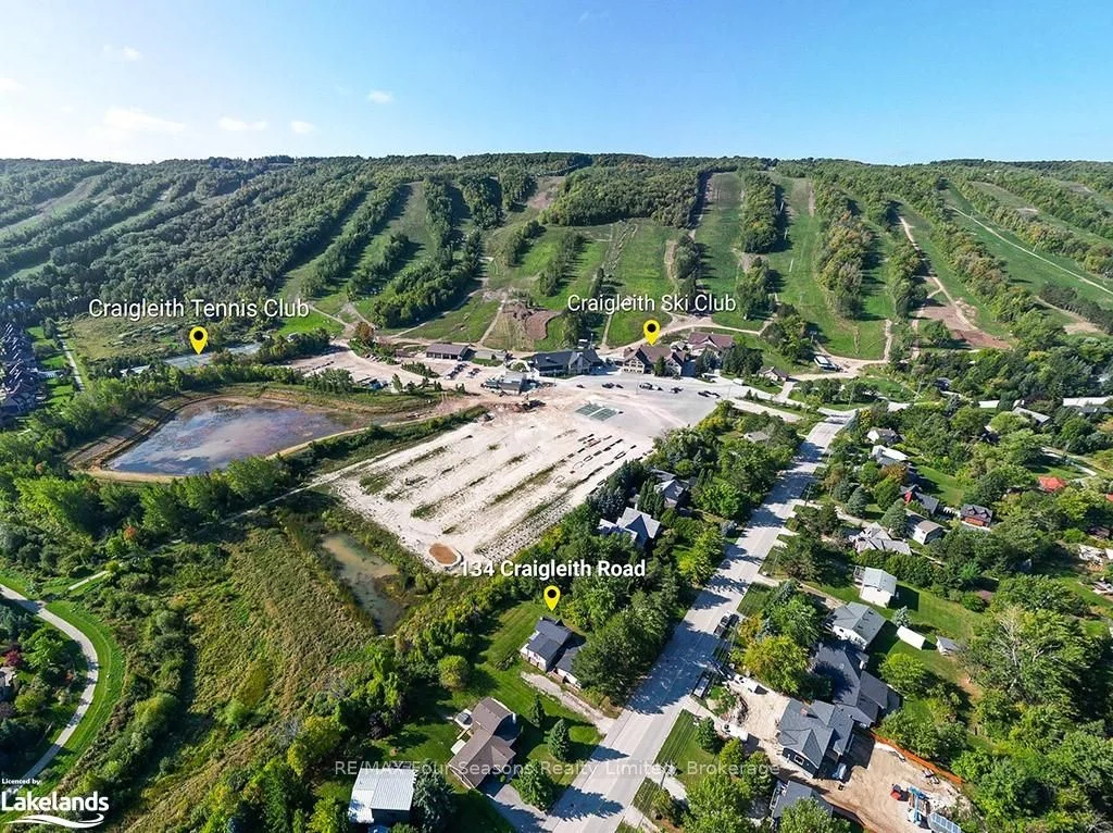 Detached in Blue Mountains