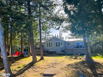 Detached in Whitestone