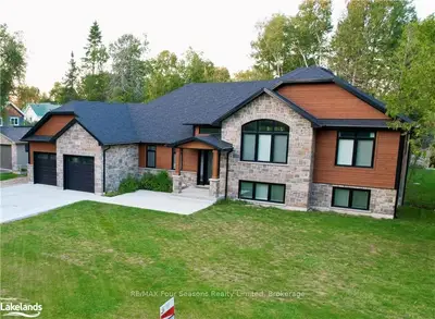 Detached in Saugeen Shores