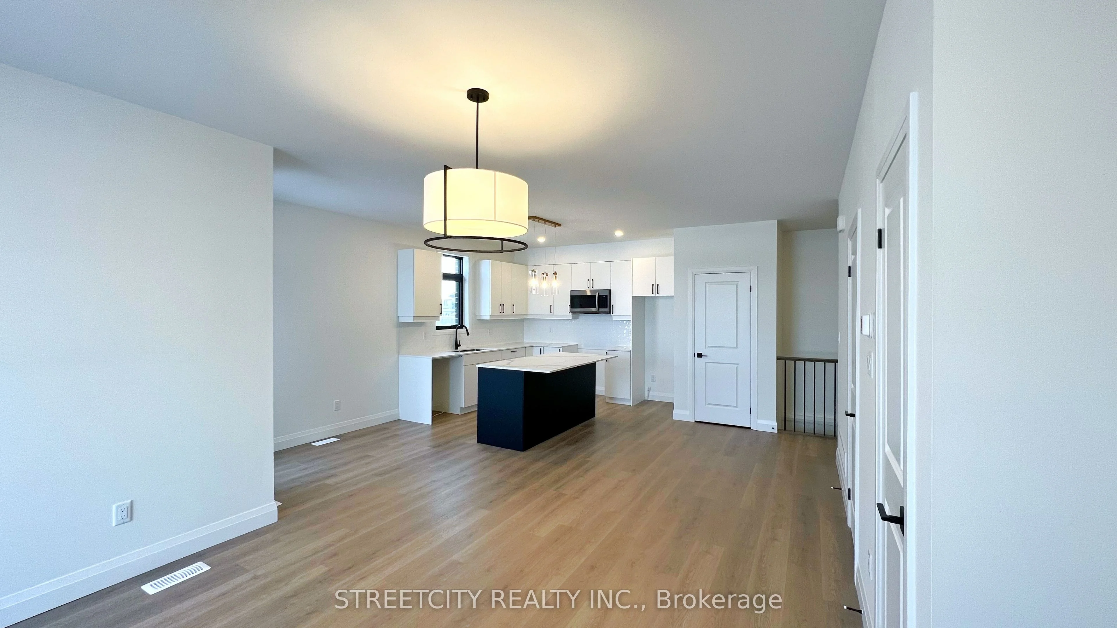 Condo Townhouse in London South