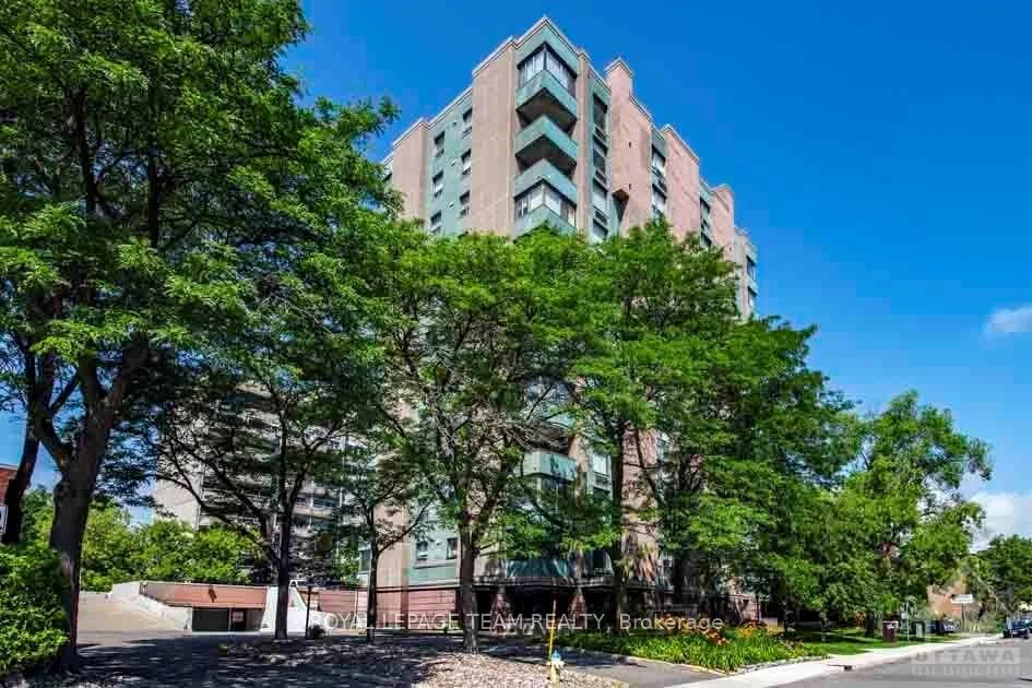 Condo Apartment in West Centre Town