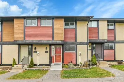 Condo Townhouse in Kanata