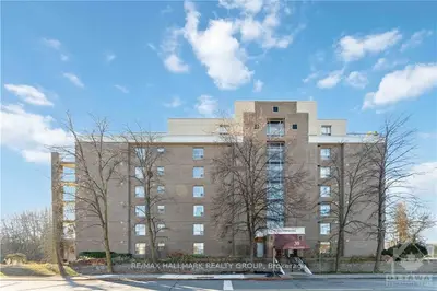 Condo Apartment in Vanier and Kingsview Park