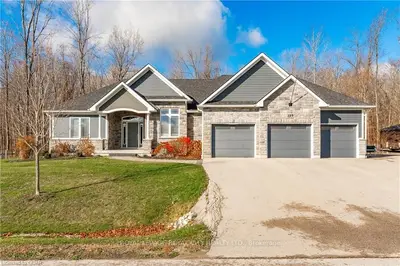 Detached in Mapleton