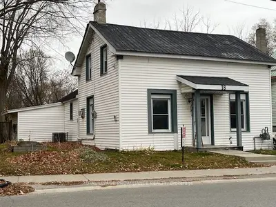 Detached in Prince Edward County