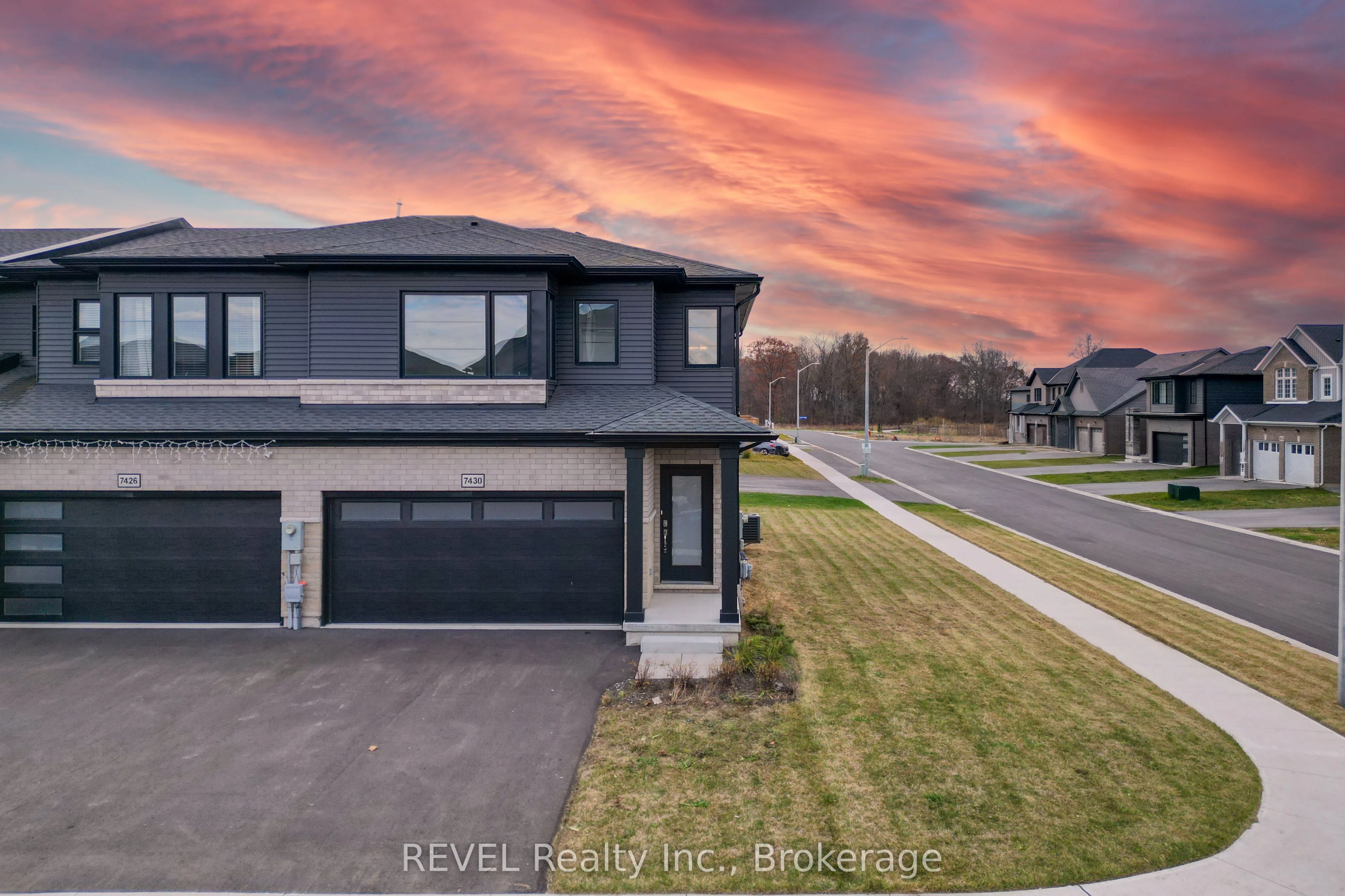 Att/Row/Townhouse in Niagara Falls