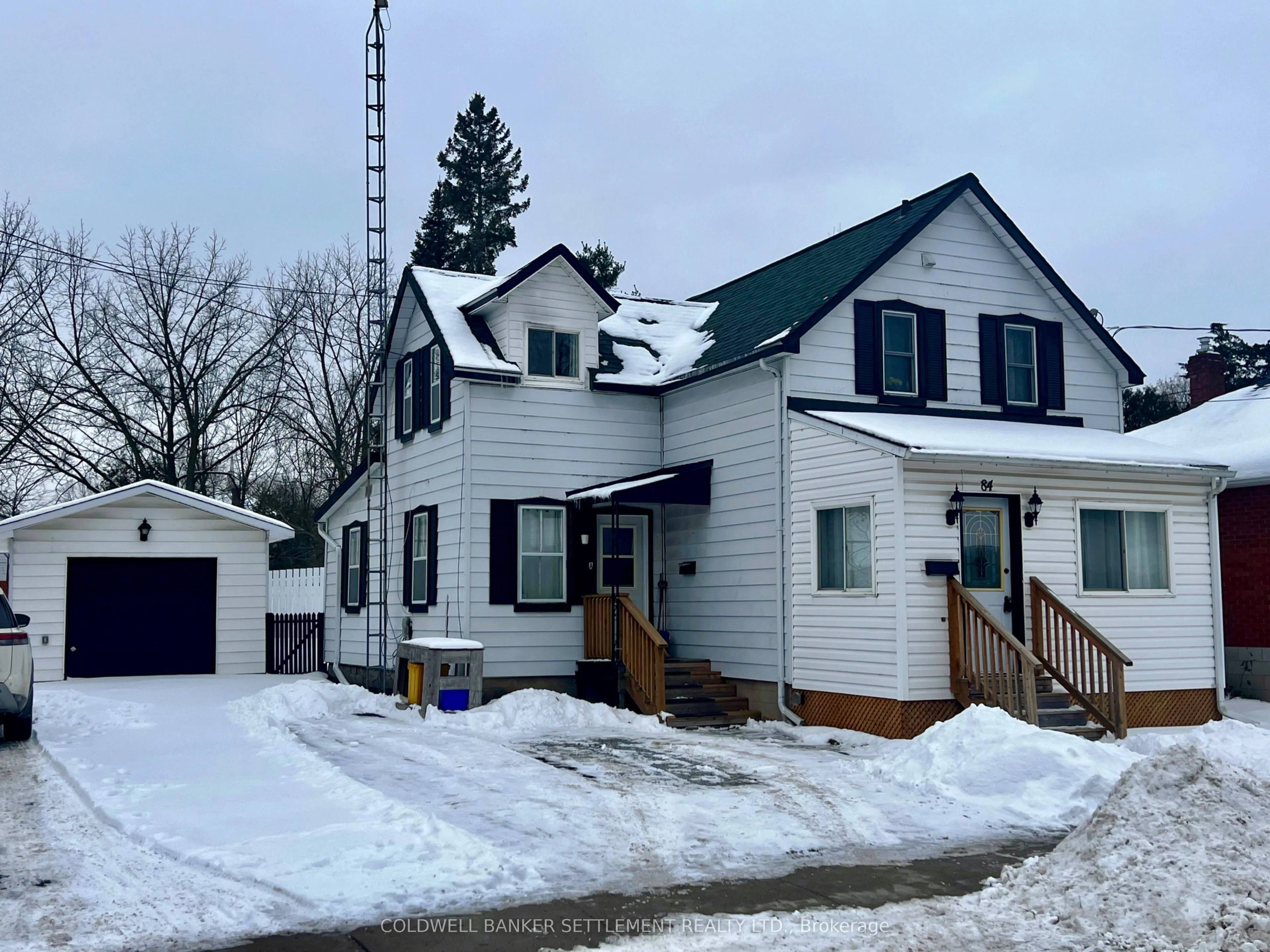 Detached in Perth