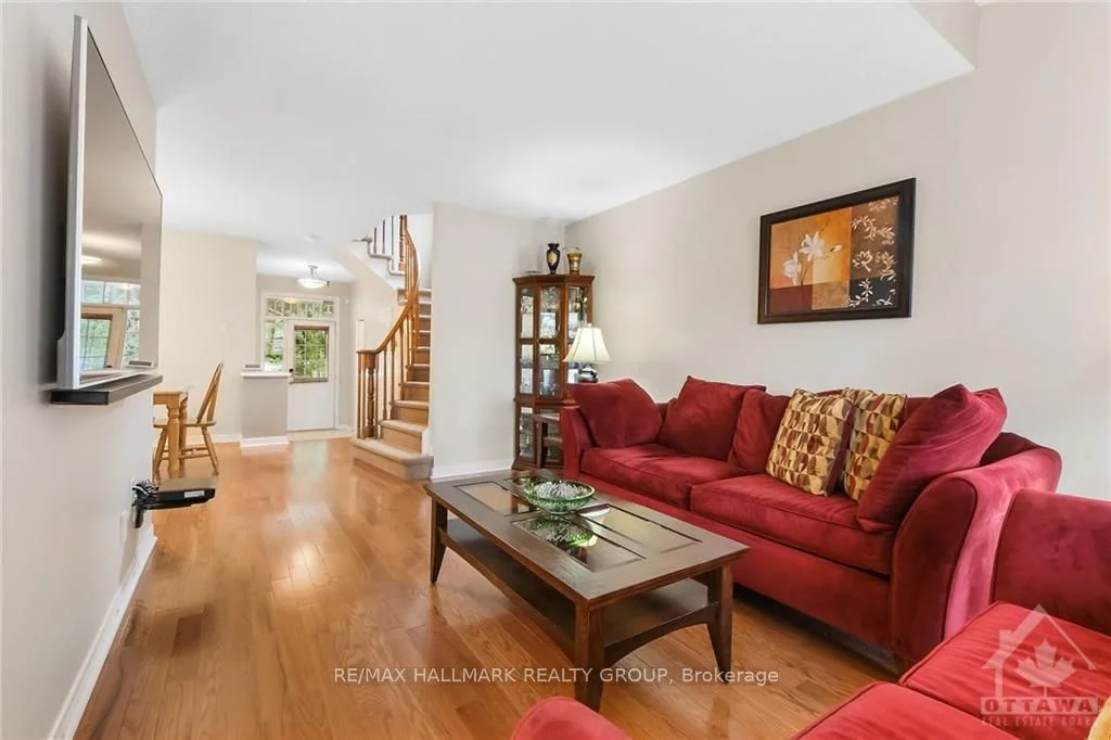 949 MARKWICK Crescent, Orleans - Cumberland and Area, ON K4A 4J1