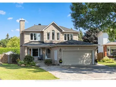 Detached in Hunt Club - South Keys and Area
