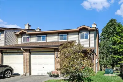 Condo Townhouse in Kanata