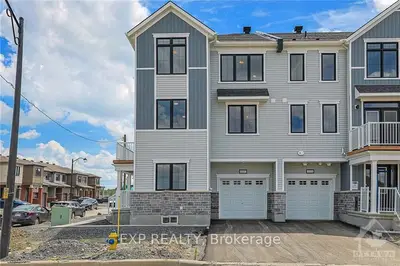 Att/Row/Townhouse in Stittsville - Munster - Richmond