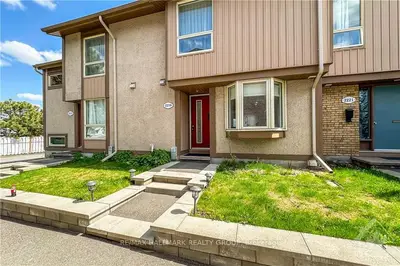 Condo Townhouse in Cyrville - Carson Grove - Pineview