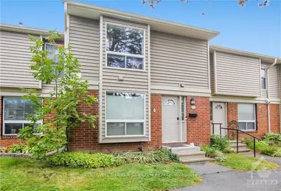 Condo Townhouse in Hunt Club - South Keys and Area