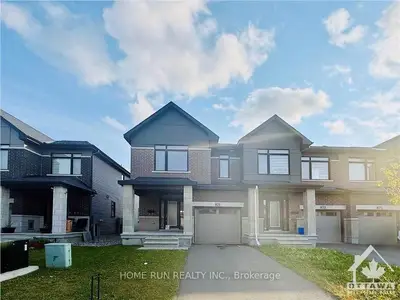 Att/Row/Townhouse in Blossom Park - Airport and Area