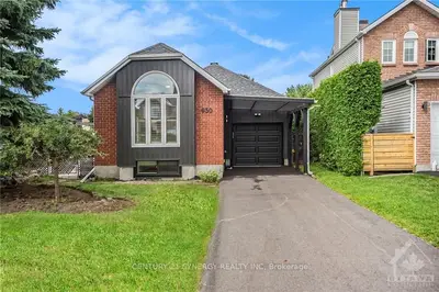 Detached in Orleans - Cumberland and Area
