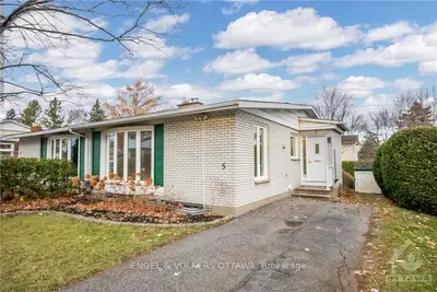 Semi-Detached in Cityview - Parkwoods Hills - Rideau Shore