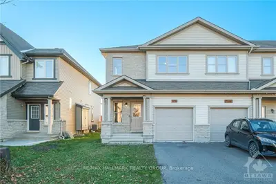 Att/Row/Townhouse in Orleans - Cumberland and Area