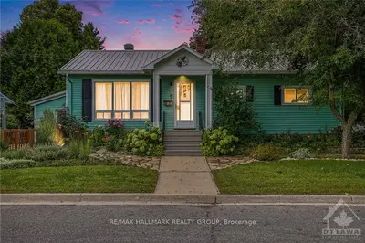 Detached in Perth