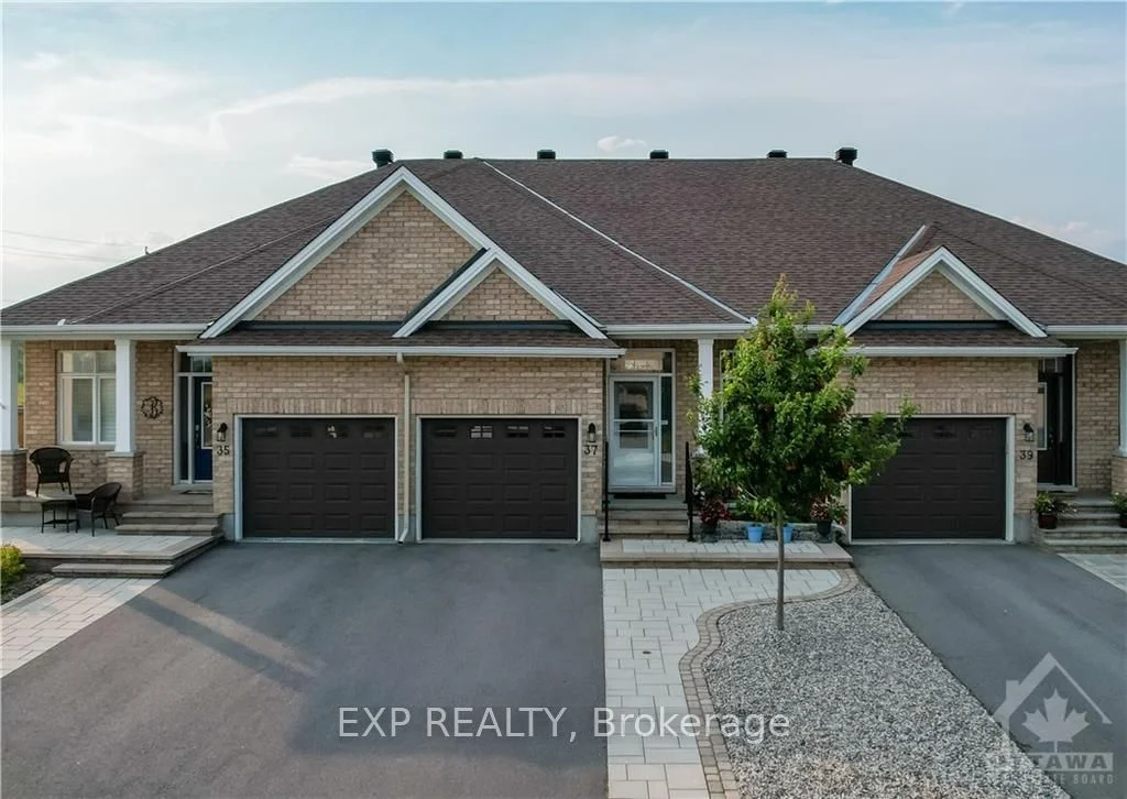 Att/Row/Townhouse in Carleton Place