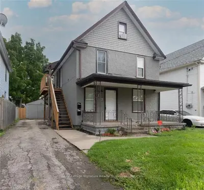 117 State Street Upper, Welland, On L3b 4k8