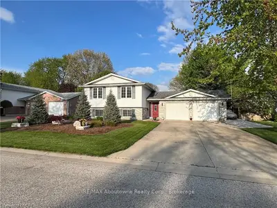 836 Lawndale Avenue, Kingsville, On N9y 3y8