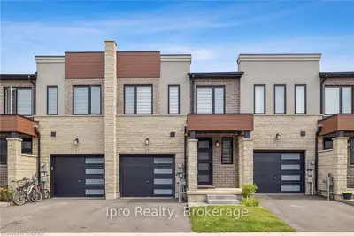 Att/Row/Townhouse in Hamilton