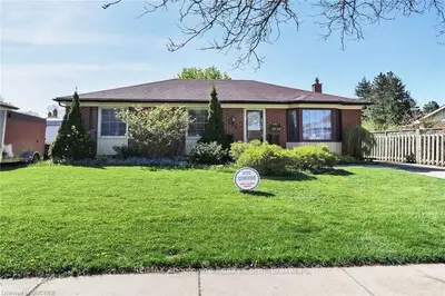175 Banbury Drive, London South, On N5z 4g5