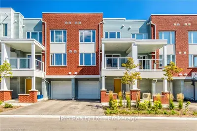 Condo Townhouse in Kitchener
