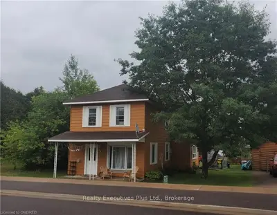 28 Paugh Lk Rd, Madawaska Valley, On, K0j 1b0