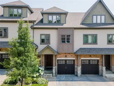 Condo Townhouse in Guelph/Eramosa