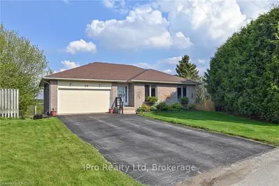 28 Mary Court, East Luther Grand Valley, On L9w 5v7
