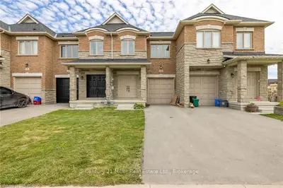 Att/Row/Townhouse in Thorold