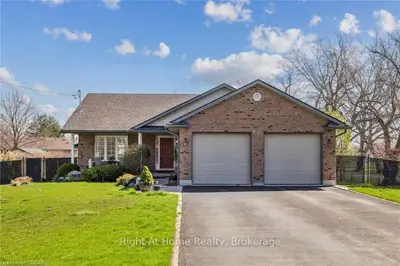 922 Ruby Avenue, Fort Erie, On L2a 5z5