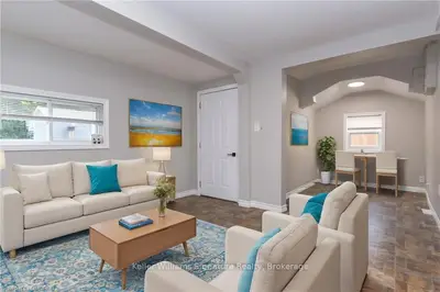 28 1/2 Metcalfe Street, Cambridge, On N1s 2n6