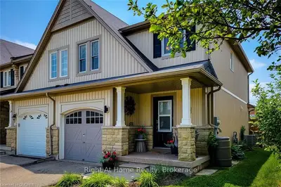220 Blackburn Drive 25, Brantford, On N3t 0c6